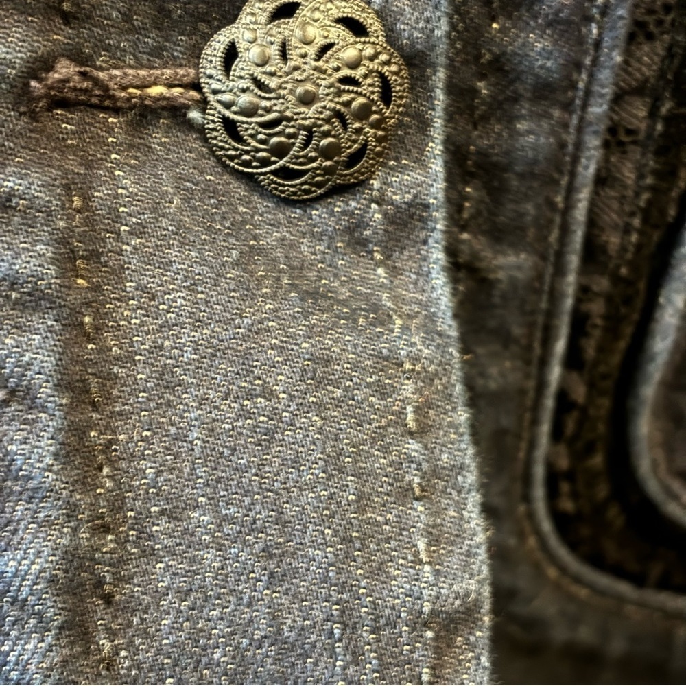 NWT Chicos Size 2 Dark Denim Embroidered Jacket - Picture 10 of 14